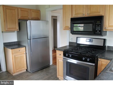 826 E Bellevue Ave, Reading, PA 19605 - photo 5