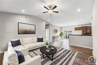 1025 S Olive St, Ottawa, KS 66067 - photo 2