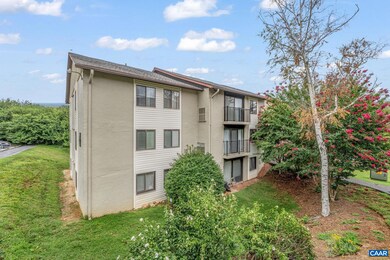 33 Spring Ct, Charlottesville, VA 22901 - photo 3