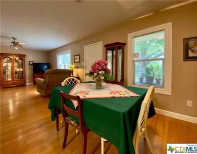 907 N Bishop St, San Marcos, TX 78666 - photo 6