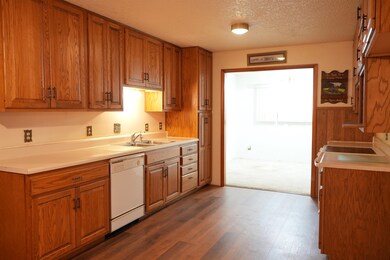 41995 E Highway 23, Farnam, NE 69029 - photo 7