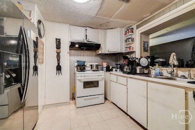 915 Porter St, Savannah, GA 31415 - photo 7