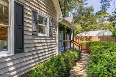 1302 Grove Point Rd, Wilmington, NC 28409 - photo 5