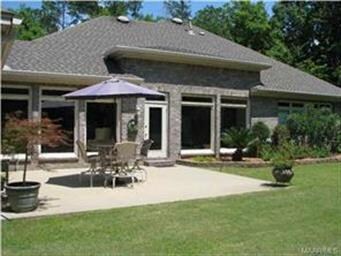 Patio with the wet bar just inside.