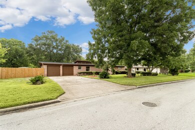 5016 Arrowpoint Dr, Houston, TX 77022 - photo 3