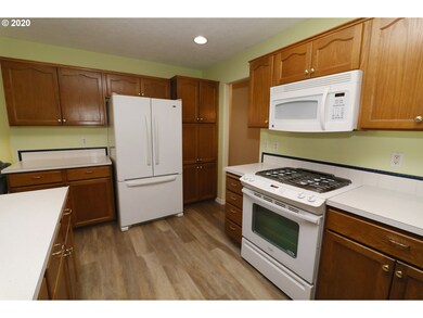 725 SW 25th St, Troutdale, OR 97060 - photo 2