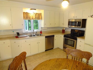 44 Greenleaf Dr, Delmar, NY 12054 - photo 4