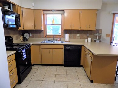 57265 Horseshoe Ct, Goshen, IN 46528 - photo 6