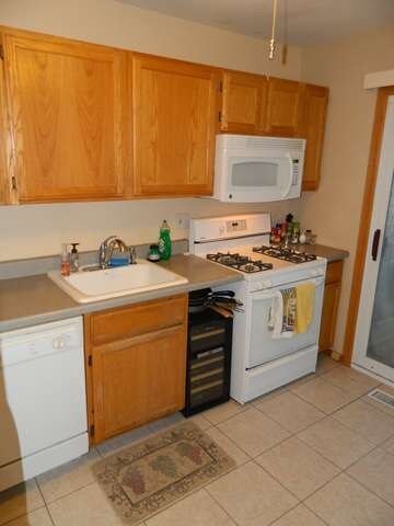 246 Nantucket Harbor unit 100, Schaumburg, IL 60193 - photo 3