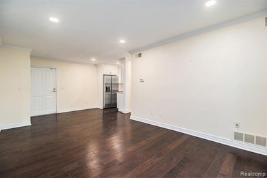 662 Purdy St unit 104, Birmingham, MI 48009 - photo 5