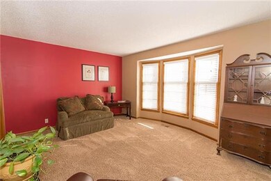 7944 Acuff Ln, Lenexa, KS 66215 - photo 4