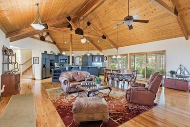 3601 Campus View Dr, Grants Pass, OR 97527 - photo 5