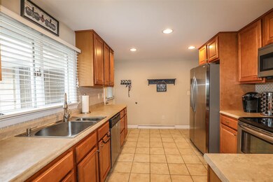 79 Lenz St, Manchester, NH 03102 - photo 7