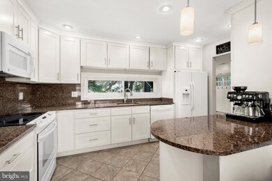 11392 Links Dr, Reston, VA 20190 - photo 3