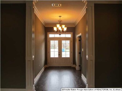 Beautiful foyer with columns