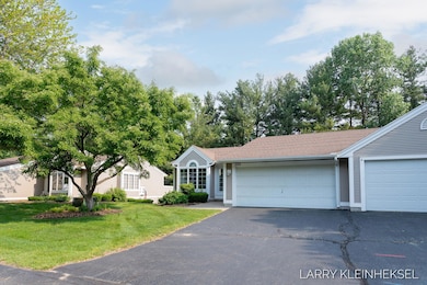1-web-or-mls-569-appletree-dr