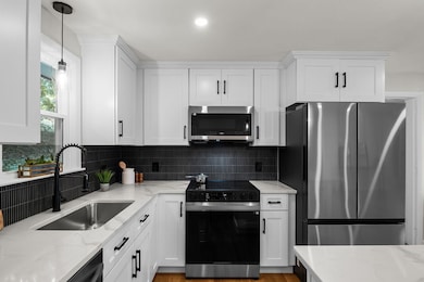 150 Annette Ave, Woonsocket, RI 02895 - photo 5