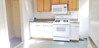 32 Salem St unit 3, Salem, MA 01970 - photo 3