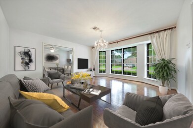 1039 Chamboard Ln, Houston, TX 77018 - photo 6