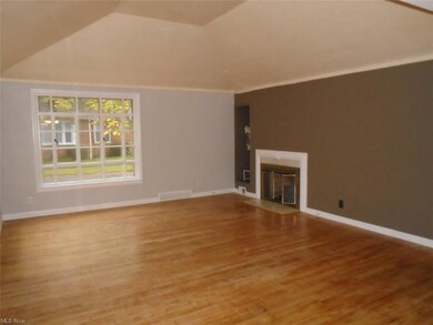 3549 Harvey Rd, Cleveland Heights, OH 44118 - photo 4