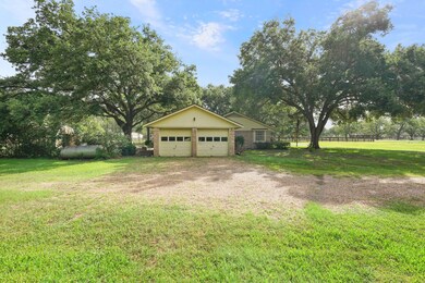 627 Twin Ln, Rosenberg, TX 77471 - photo 6