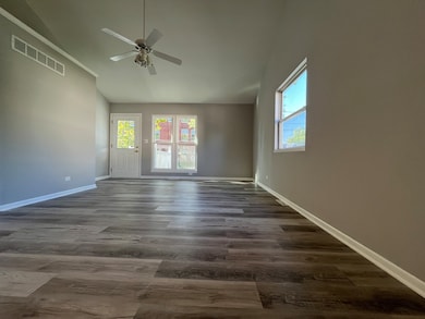 542 E Downer Place, Aurora, IL 60505 - photo 4