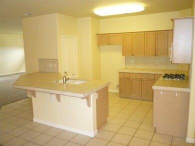 Kitchen with Breakfast Bar