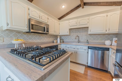 310 Brooks Place, Bellevue, NE 68005 - photo 4