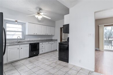 4039 9th St, Des Moines, IA 50313 - photo 7