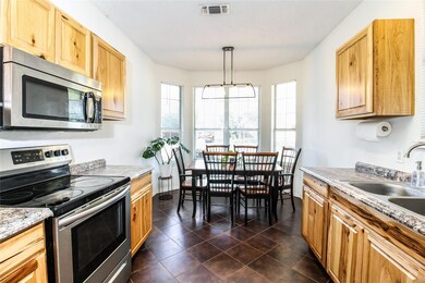 2420 Wildwood Ln, Denton, TX 76210 - photo 2