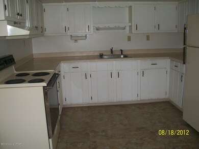 261 Bittenbender Dr, Stroudsburg, PA 18360 - photo 2