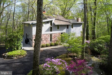 5924 Honey Hollow Rd, Doylestown, PA 18902 - photo 2