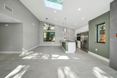 2610 Carnarvon Ln unit B, Austin, TX 78704 - photo 5