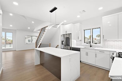 476 Lincoln Ave unit 2, Cliffside Park, NJ 07010 - photo 3