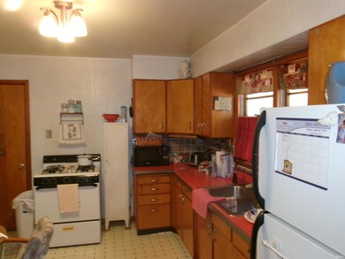 822 Harrison St, Covington, IN 47932 - photo 4