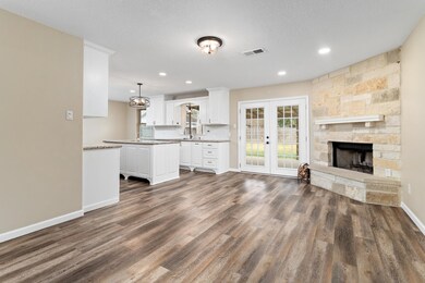 126 Wood Manor Ln, Sour Lake, TX 77659 - photo 3