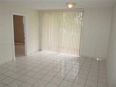 Samari Lake unit 2309, Hialeah, FL 33016 - photo 3