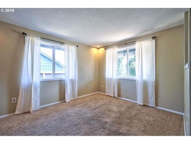 315 SW Harrison St, Sheridan, OR 97378 - photo 4