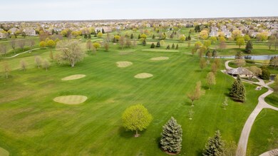 6 Castle Pines Ct, Lake In the Hills, IL 60156 - photo 5