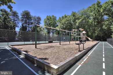 3020 Winter Pine Ct, Fairfax, VA 22031 - photo 4