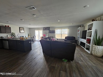 2205 Magazine St, Ocean Springs, MS 39564 - photo 4