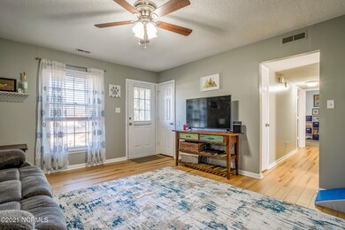 507 W Springhill Terrace, Jacksonville, NC 28546 - photo 7