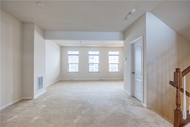 10 Roosevelt Dr, Mc Kees Rocks, PA 15136 - photo 2