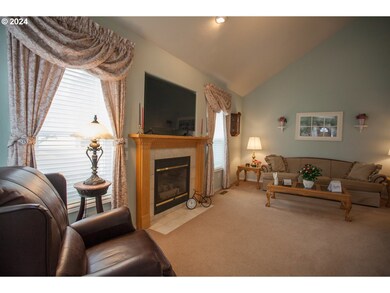 869 SW 26th St, Troutdale, OR 97060 - photo 6