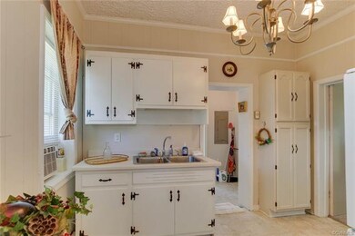 250 W Magnolia Ave, West Point, VA 23181 - photo 7