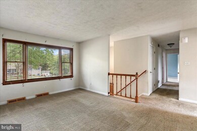 1657 W Strohm Dr, Chambersburg, PA 17202 - photo 4