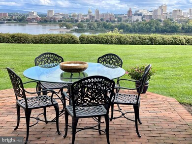 541 Bridgeview Dr, Lemoyne, PA 17043 - photo 2