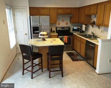 8602 Pine Meadows Dr, Odenton, MD 21113 - photo 5