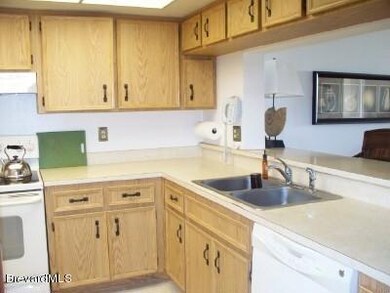B-204 - Kitchen