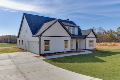 102 Creek Stone Dr, Hartwell, GA 30643 - photo 2